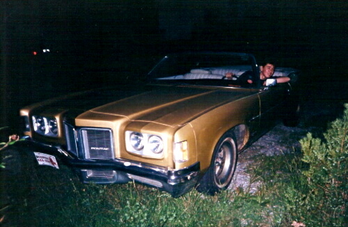 ’96年夏、家庭教師の所有物である 1972 Pontiac Catalina Convertible に乗って